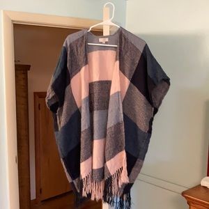 Fringed wrap